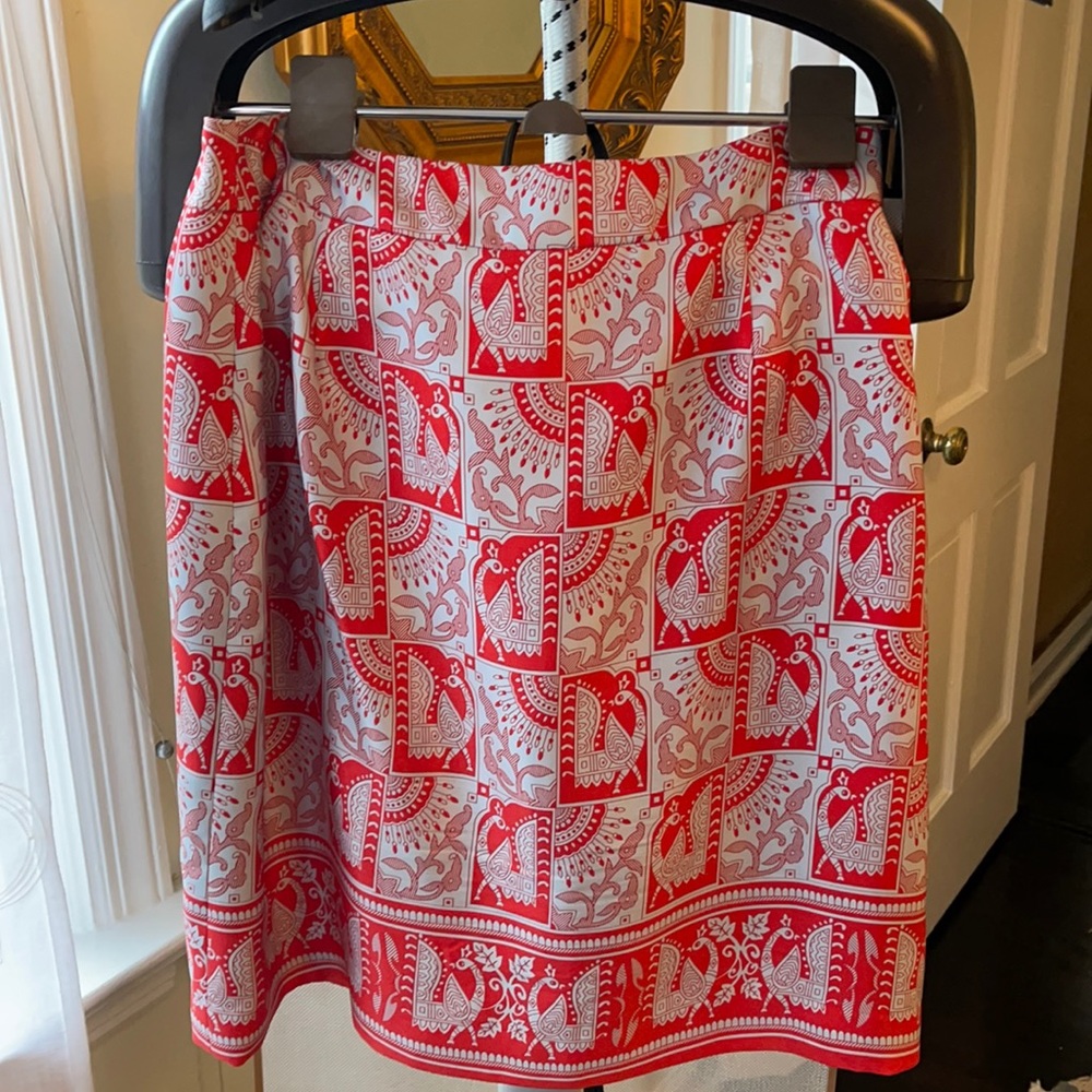EUC J McLaughlin Silk Red Grey Pattern Skirt sz 10
